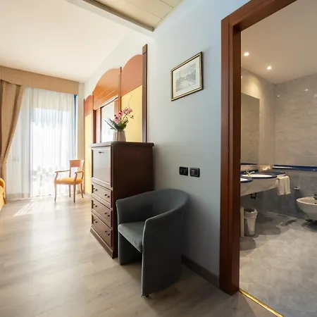 Persico's Hotel 4*